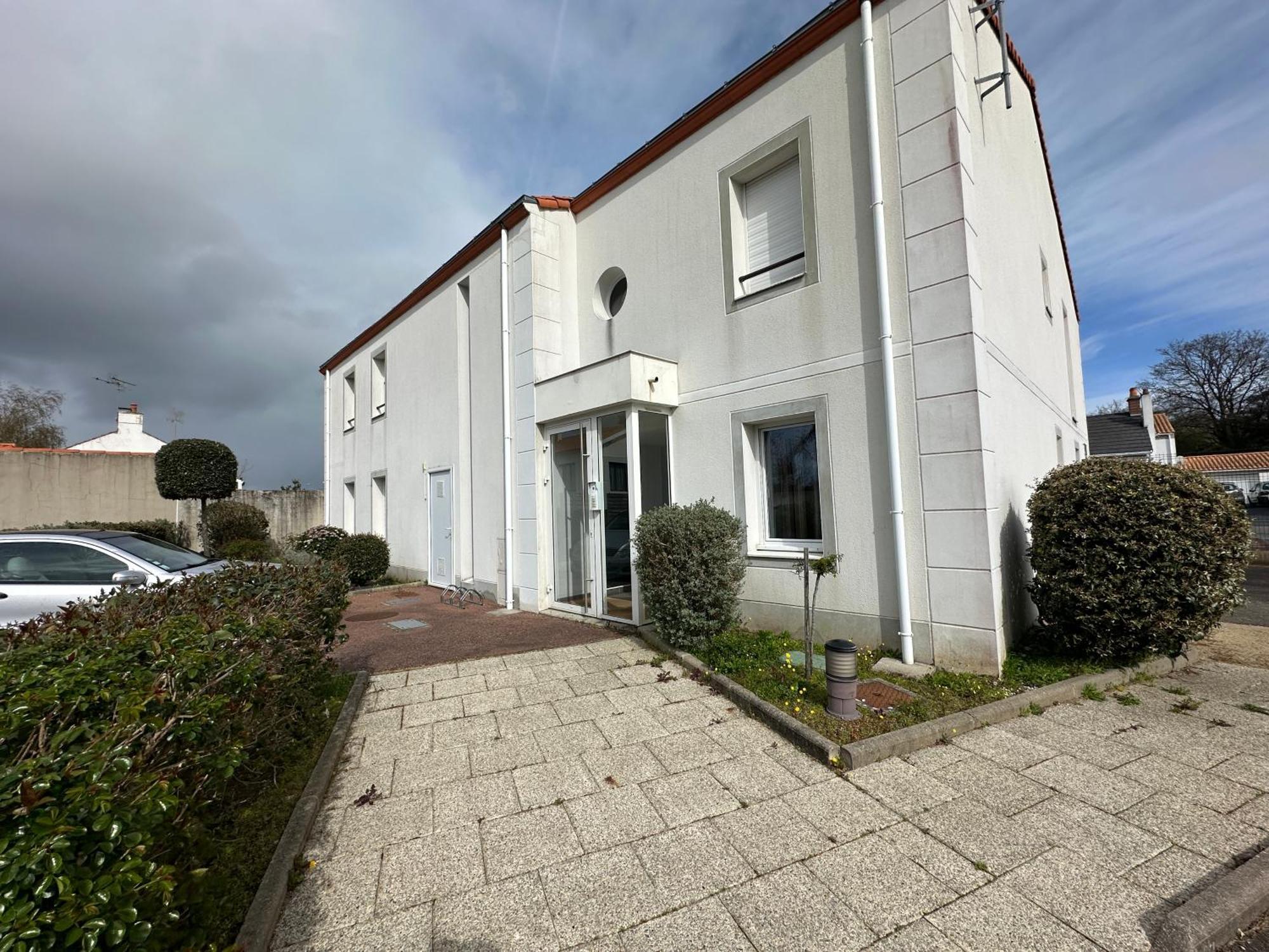 Apartment La Garenne, Pres Des Commerces