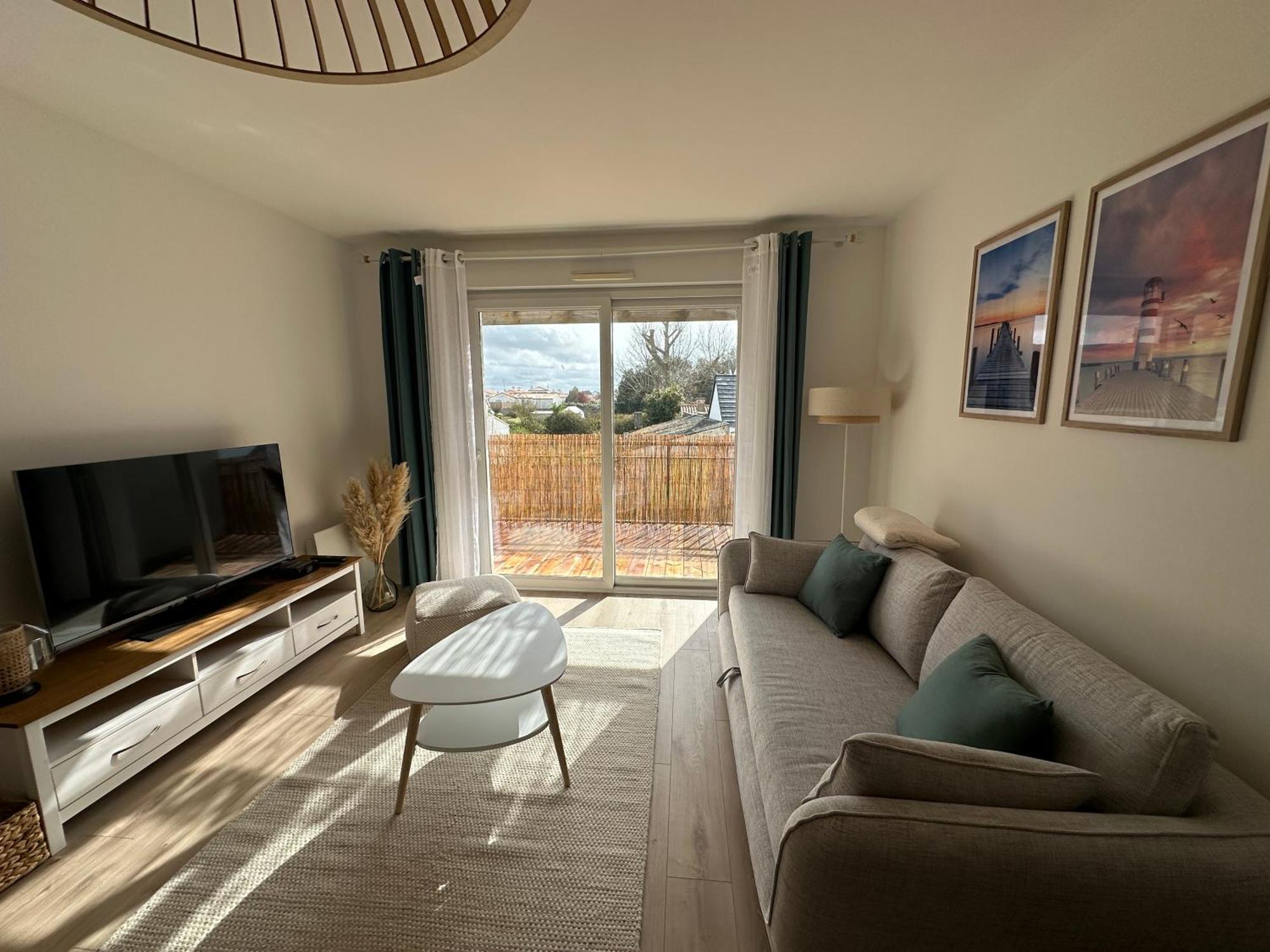 Apartment La Garenne, Pres Des Commerces
