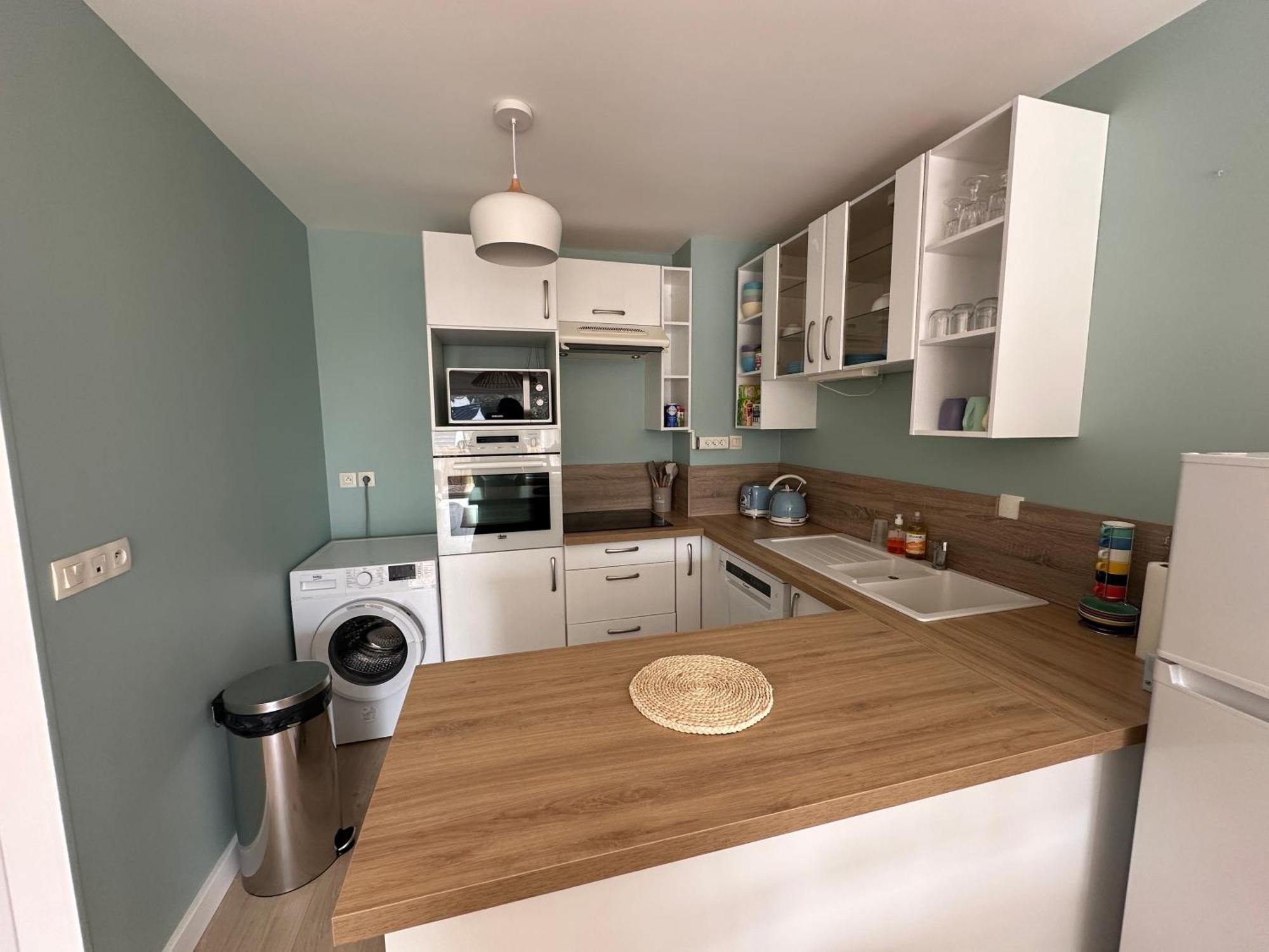 Appartement La Garenne, Pres Des Commerces *