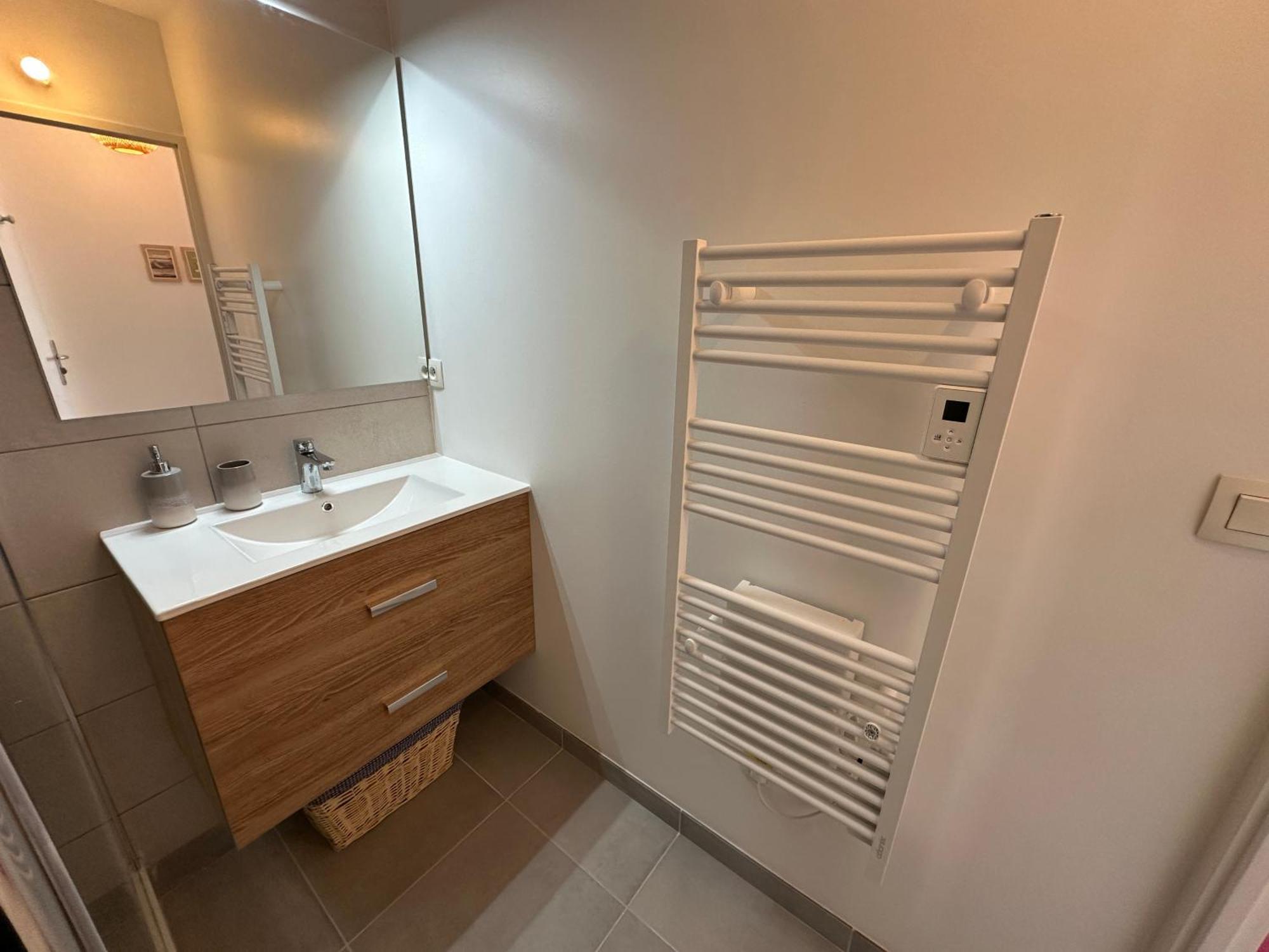 La Garenne, Pres Des Commerces Appartement *